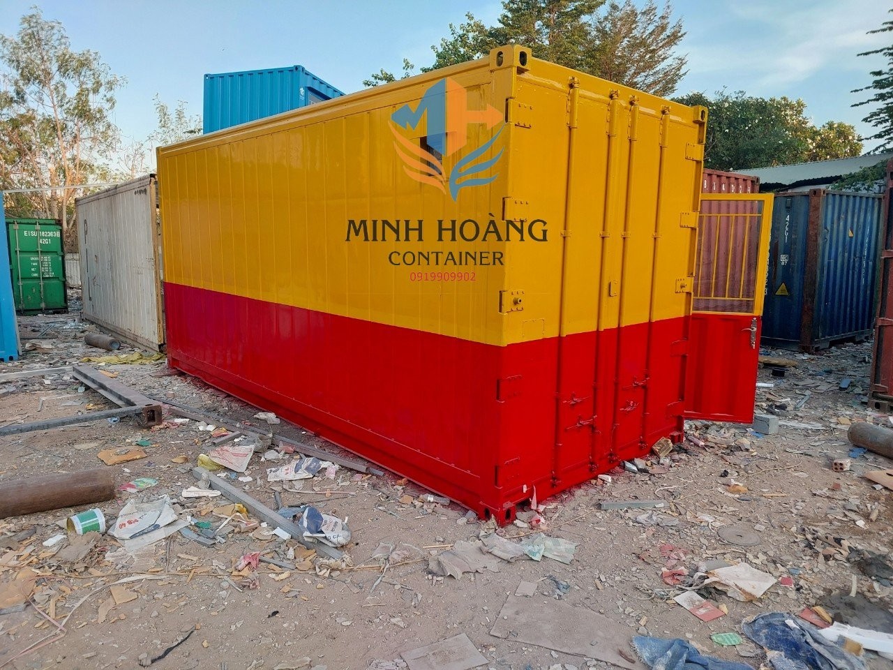 container văn phòng 20feet làm từ vỏ container lạnh sơn mới đỏ vàng